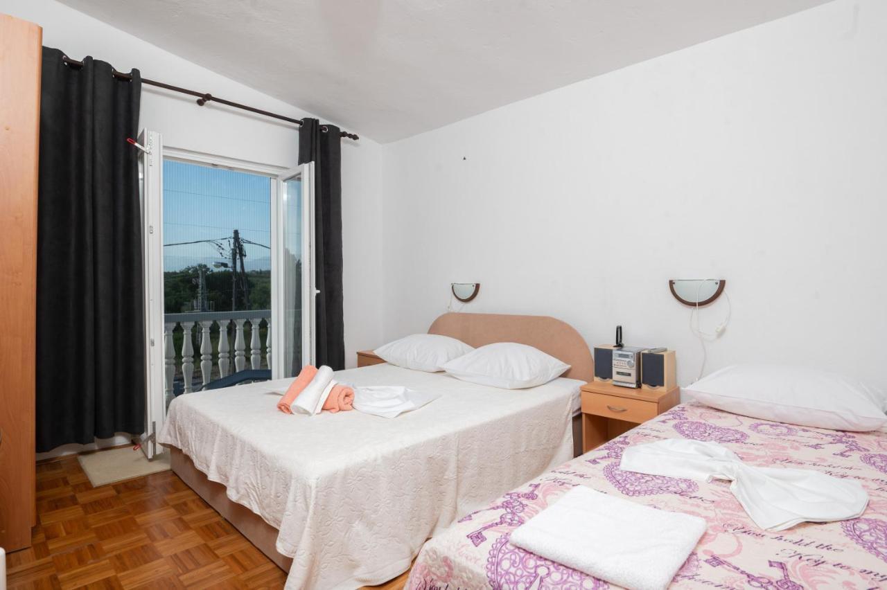 Marina'S Apartments Razanac Exterior photo