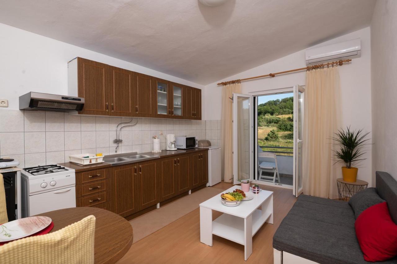Marina'S Apartments Razanac Exterior photo