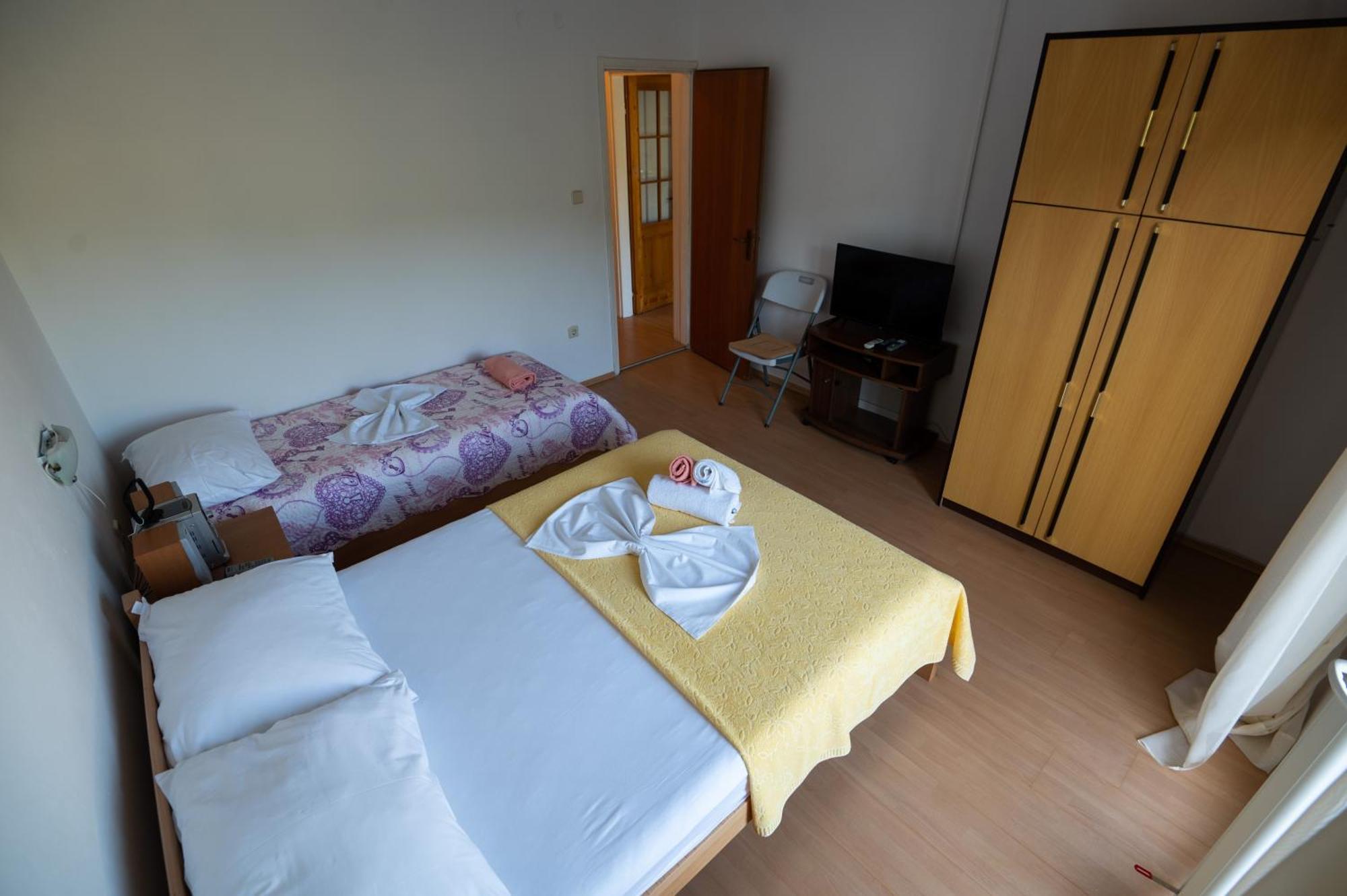 Marina'S Apartments Razanac Room photo
